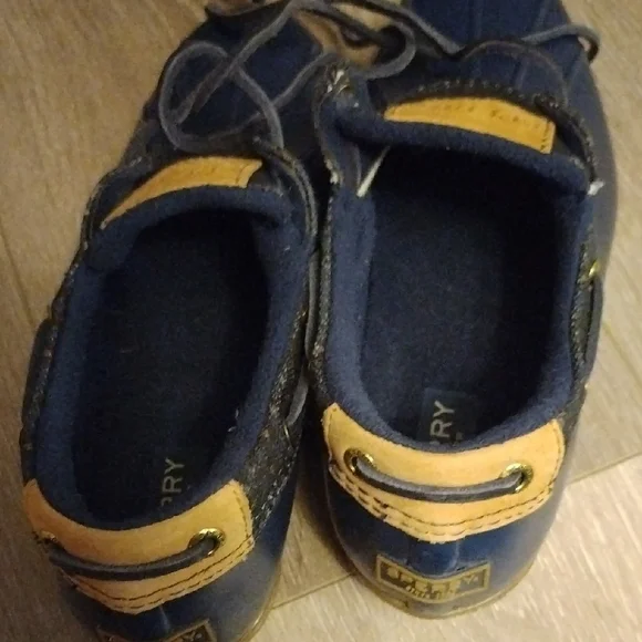 Sperry Blue and Tan Boots Waterproof Duck Design - Picture 5 of 9